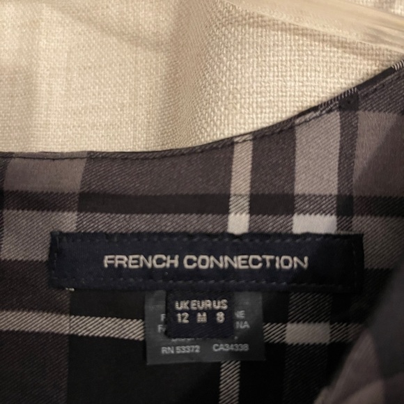 NWT Black, gray and white striped French Connection dress.  Size 8 - Picture 3 of 4